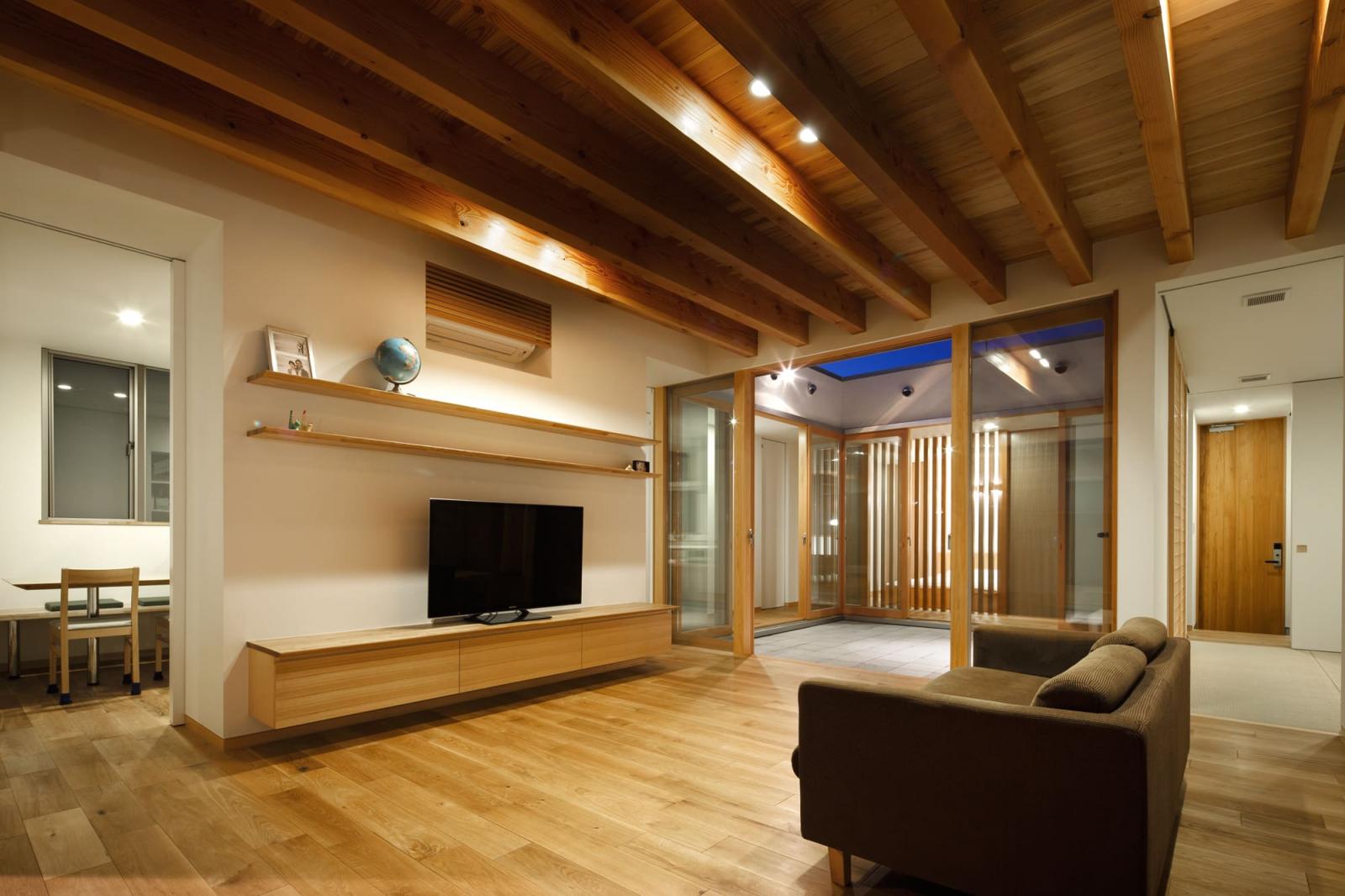 THE GARAGE HOUSE